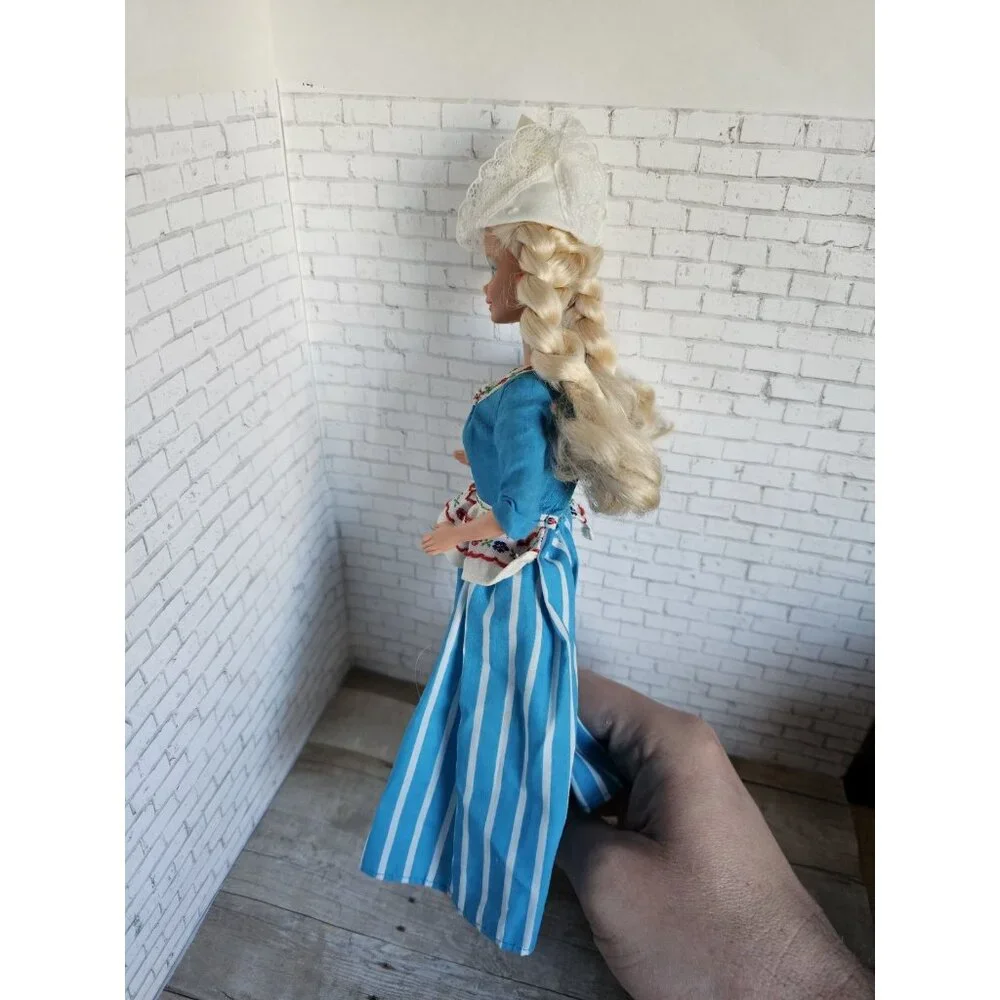 1993 Mattel Dolls of the World Dutch Barbie Blonde Braids Blue Dress Vintage - Picture 5 of 7